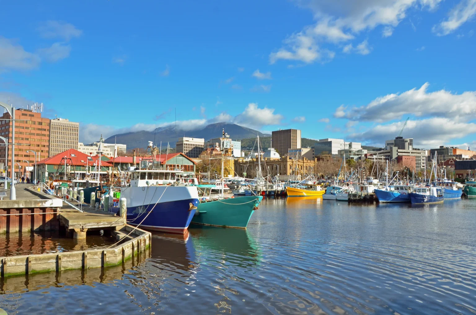 Hobart Accommodation & Tours