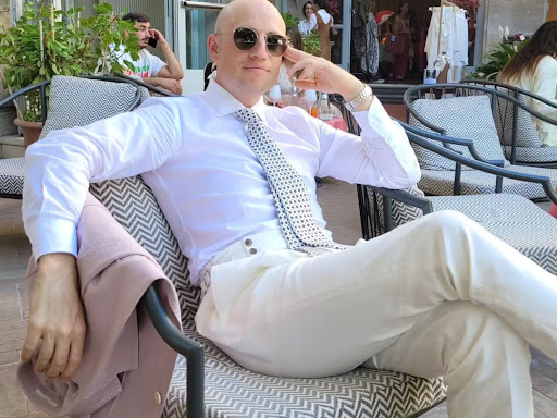 Master the Art of Style: Why Barry.Wang Silk Ties Are Every Modern Man’s Wardrobe Essential