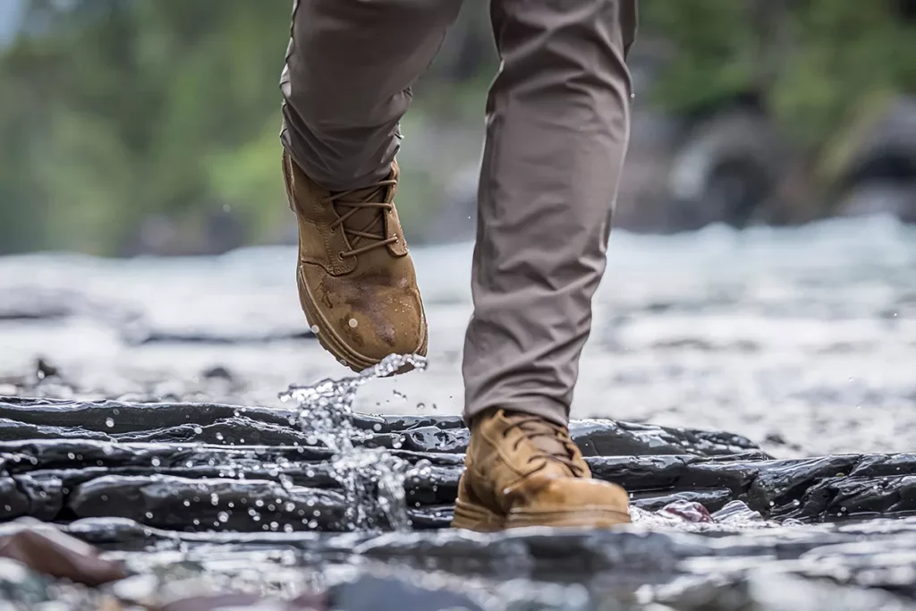 Waterproof Tactical Boots: How to Choose Reliable Footwear for Work and Outdoor Adventures